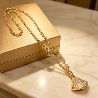 Bvlgari Divas’ Dream Gold Pendant Necklace – Timeless Italian Elegance