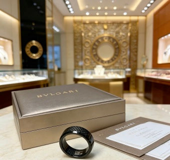 Bvlgari B.zero1 Black Ceramic Spiral Ring – Elegant Luxury Jewelry