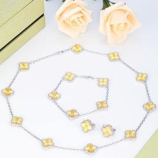 Louis Vuitton Blossom Garden Chain Bracelet